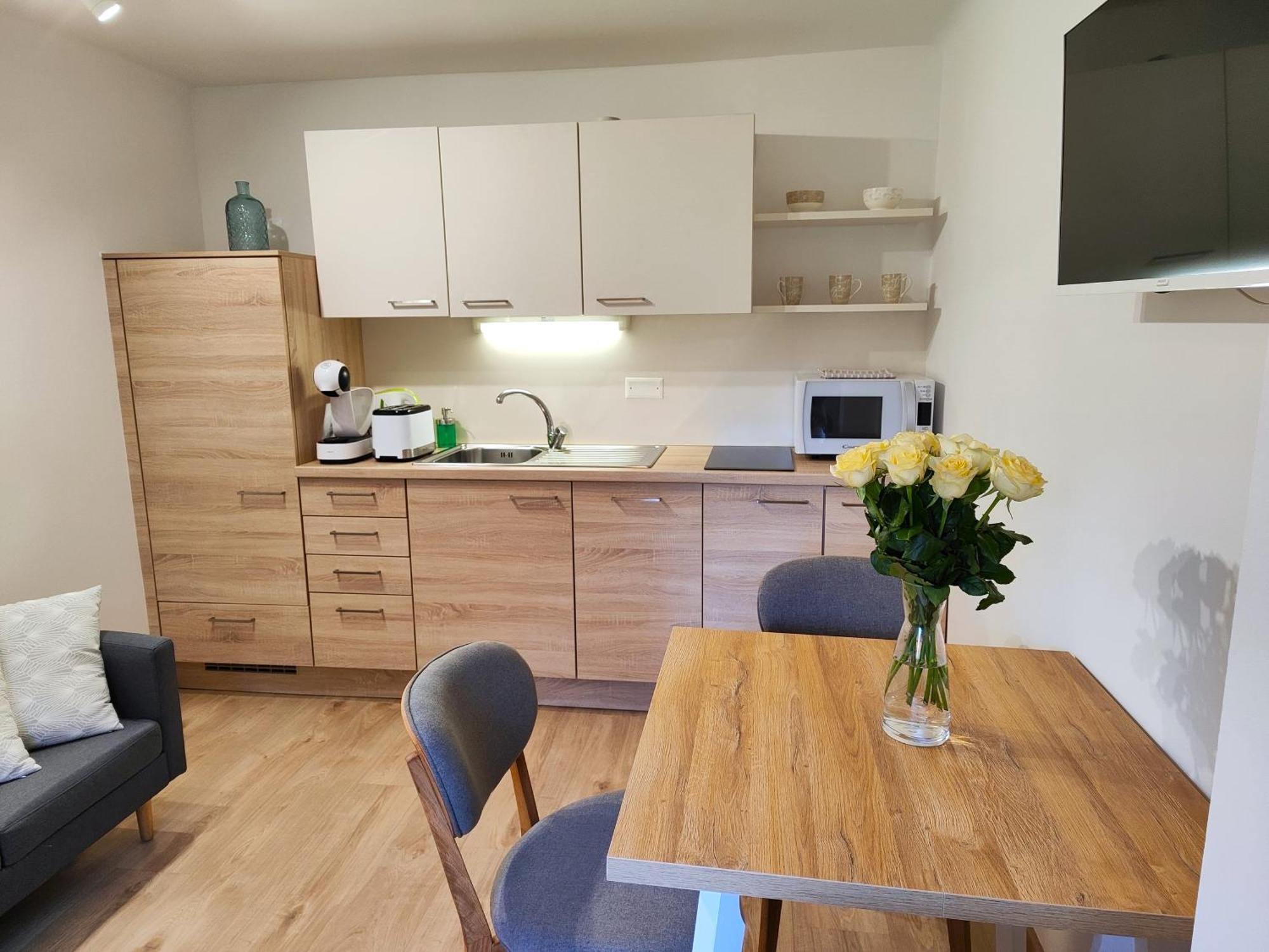 Sweet Stay Roznik Apartment Любляна Екстер'єр фото