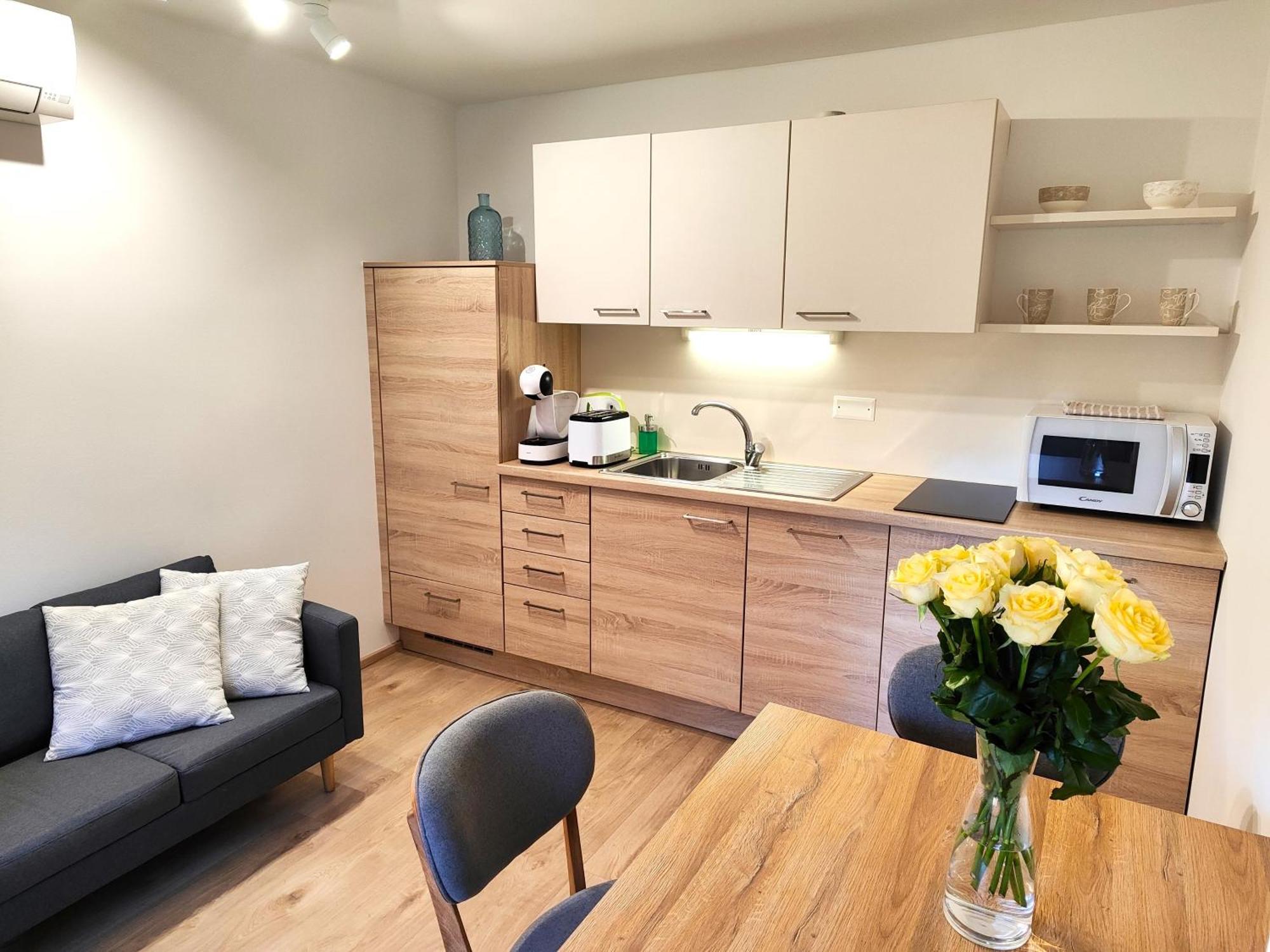 Sweet Stay Roznik Apartment Любляна Екстер'єр фото