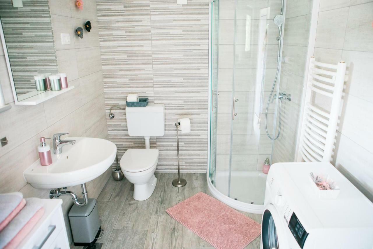 Sweet Stay Roznik Apartment Любляна Екстер'єр фото